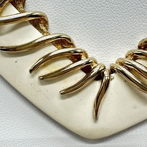 Vintage Boucher Choker Style Necklace Brutalist White Enamel Gold Tone FLAWED - Picture 16 of 16